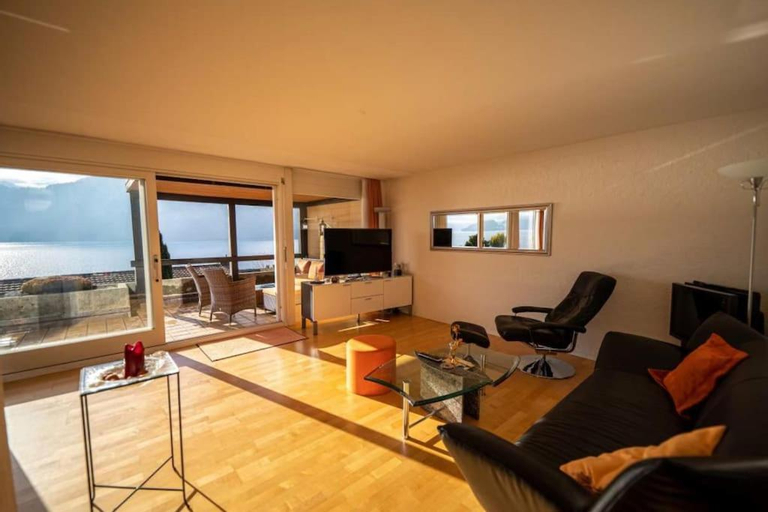 A beautiful apartment with direct view at the lake for 4 persons, Luzern