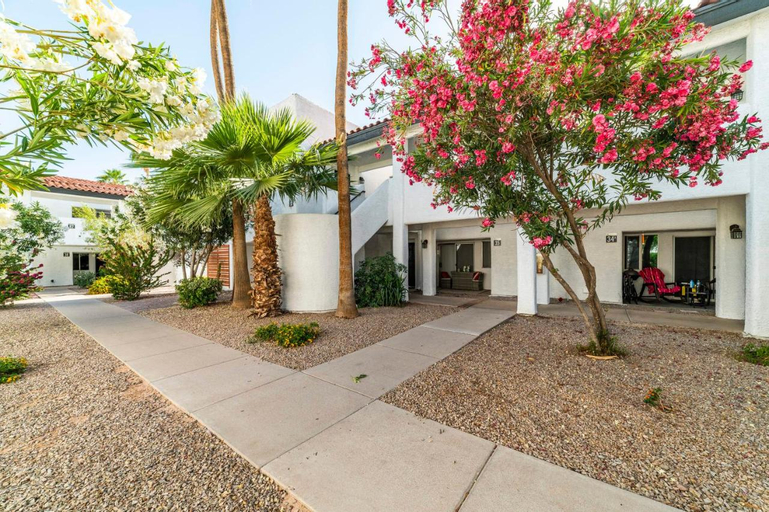 37B- Casa Grande Condo full remodel w HEATED POOL, Pinal