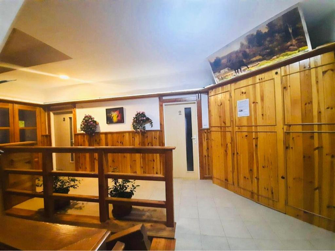 Others 3, Ubytovani u Tranu, Trutnov
