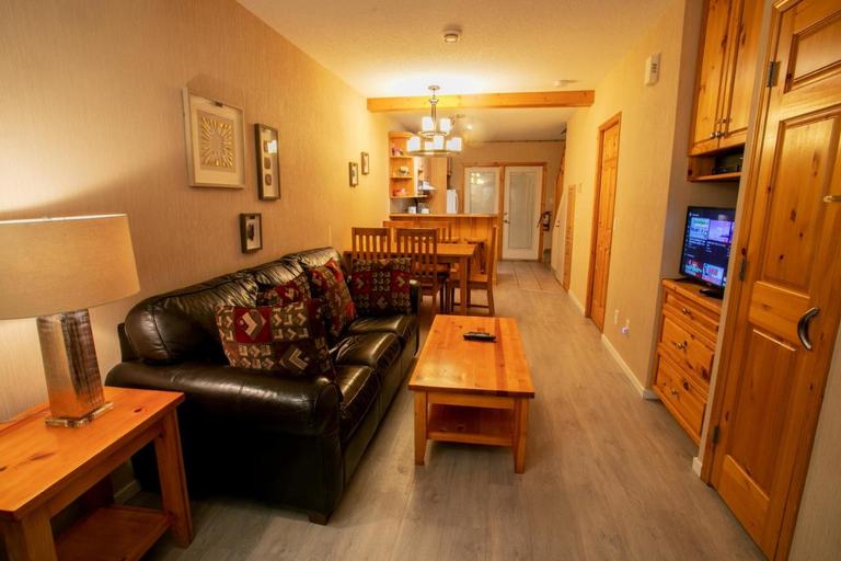 Others 5, BANFF WOODS LODGE, Division No. 15