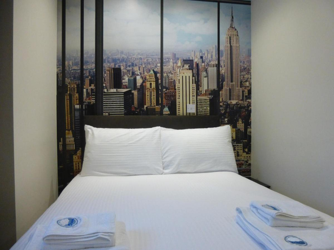 Bedroom 2, Real Dreams Hotel, London