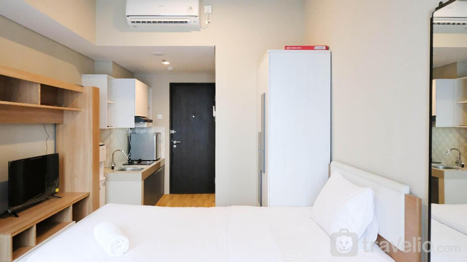 Bedroom 1, Modern and Cozy Studio at Bess Mansion By Travelio, Surabaya