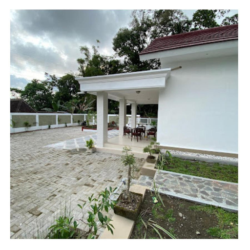 Exterior & Views, NAMIRA HOMESTAY SYARIAH, Sleman