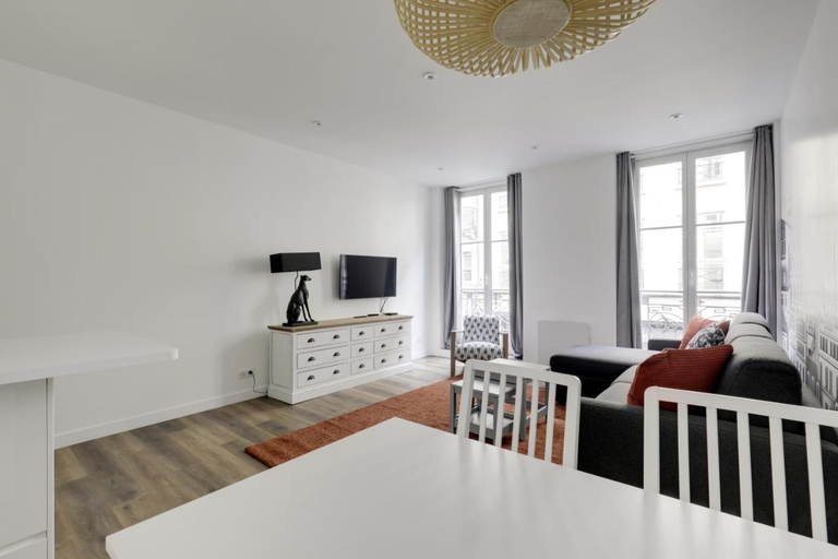 Others 2, AC 4p apt - Louvres Place Vendome Paris center by Weekome, Paris