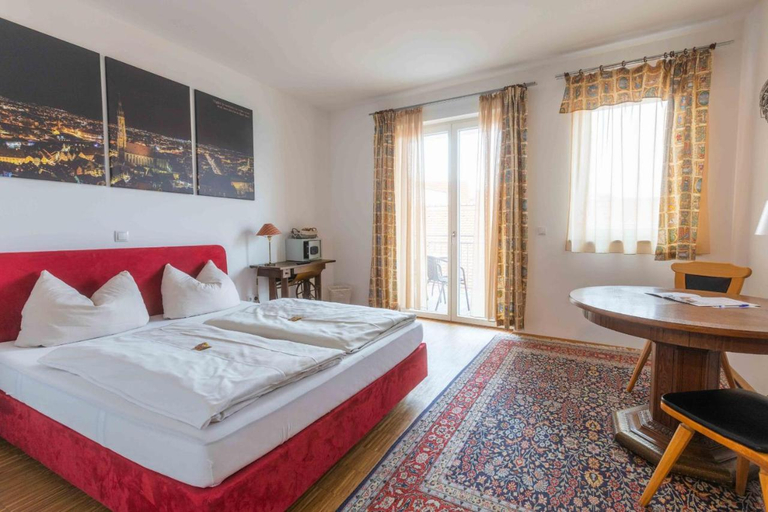 Bedroom 2, Hotel Freischütz, Landshut