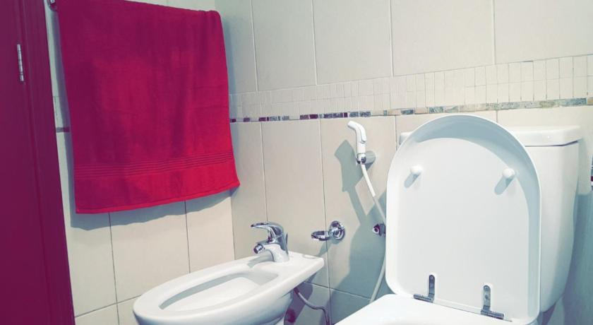 Bathroom, Backpackers dubai, Dubai