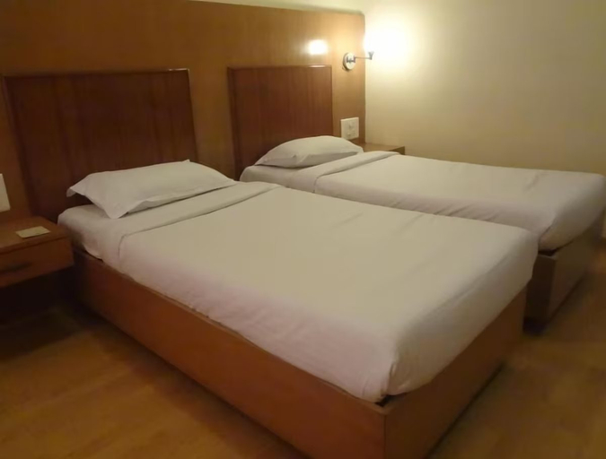 Bedroom 3, FabHotel Juhu Plaza, Mumbai Suburban