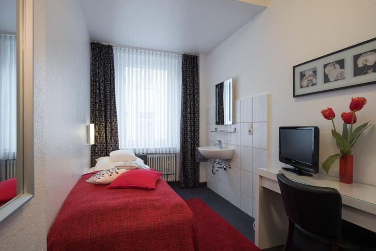Bedroom 2, Hotel Brandenburger Hof, Köln