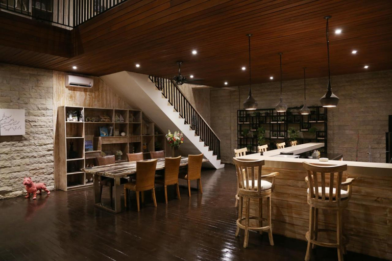 Food & Drinks, Villa Latour, Badung