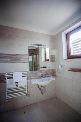 Bathroom 2, Tci Social Club, Cluj-napoca