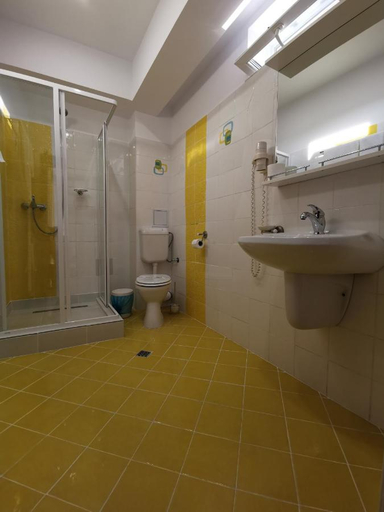 Bathroom 3, Hotel New Derby, Constanta