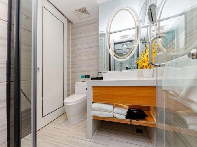 Bathroom 2, Xana Lite (Ji'nan Railway Station), Jinan