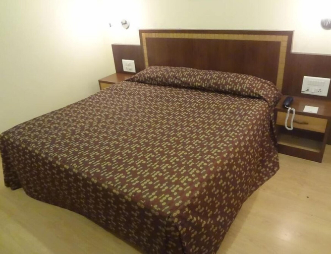Bedroom 1, FabHotel Juhu Plaza, Mumbai Suburban