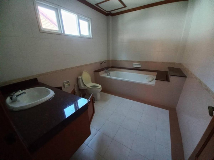 Bathroom 4, Pattaya, Sattahip