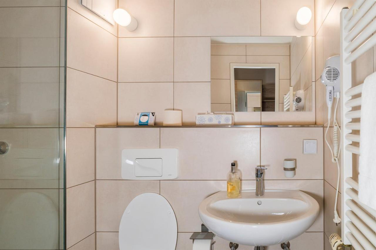 Bathroom 5, Hotel Alter Markt, Berlin
