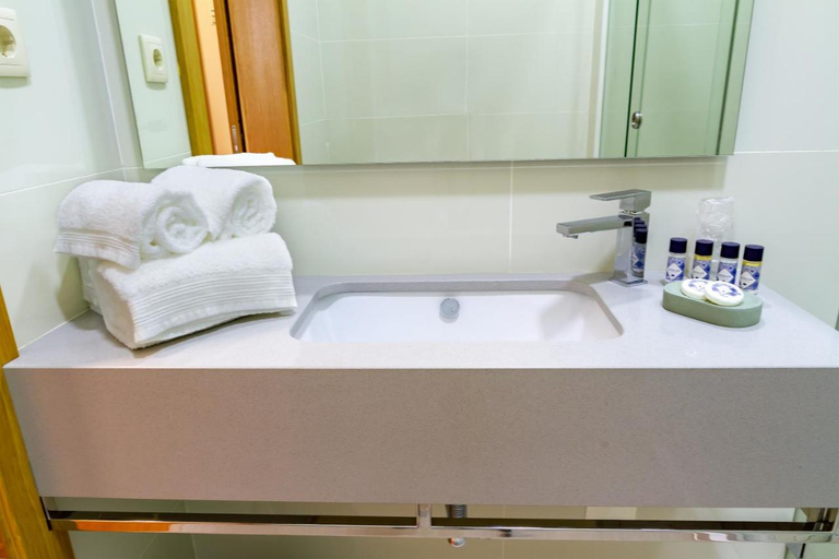 Bathroom, Boutique Mouras, Mondim de Basto