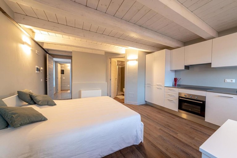 Bedroom 3, Hotel Mura 5&7, Trieste