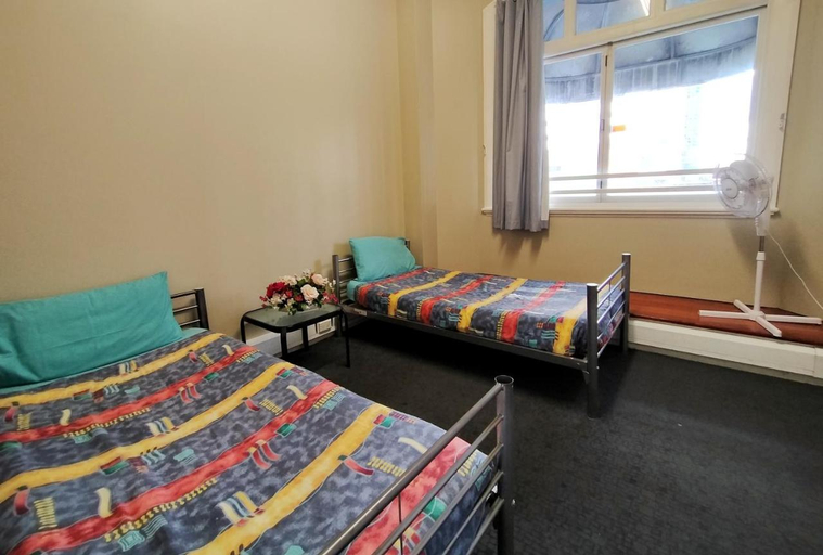 Bedroom 2, Surf 'N' Snow Backpackers, Waitakere