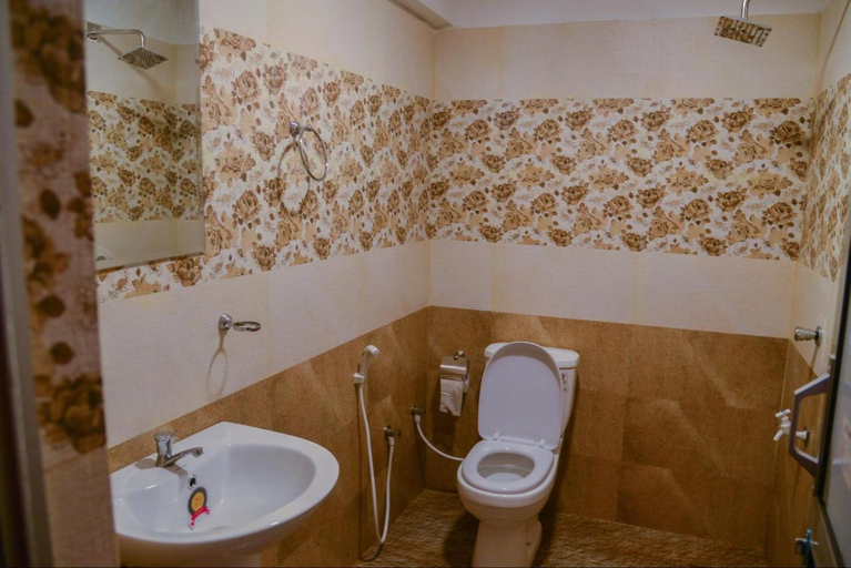 Bathroom 2, Lak Sewana Home Stay, Pathahewaheta