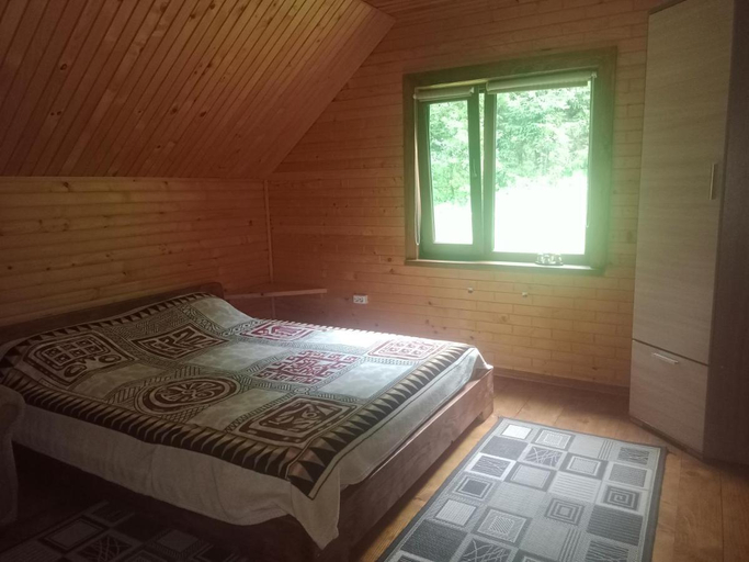 Bedroom 4, Під горою, Kosivs'kyi