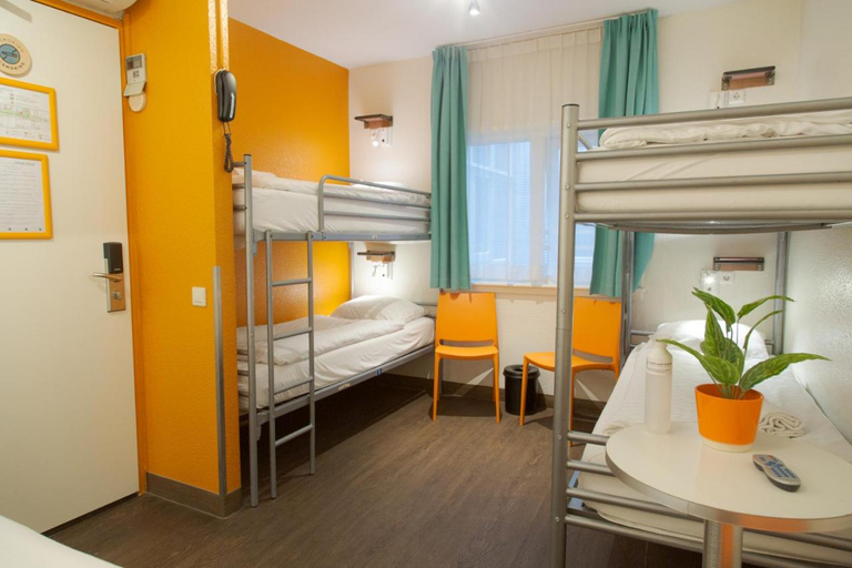 Bedroom 3, Tourist Inn Budget Hotel, Amsterdam