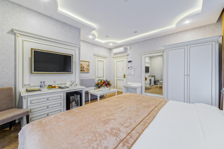 Bedroom 3, Imperial Palace Hotel, Minsk