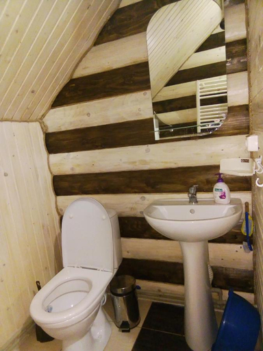 Bathroom 2, Під горою, Kosivs'kyi