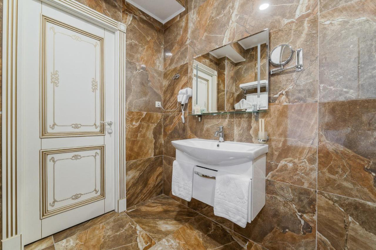 Bathroom 4, Imperial Palace Hotel, Minsk