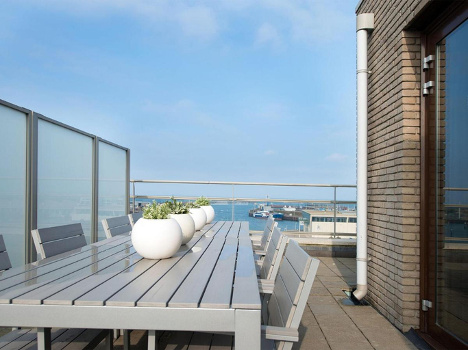 Others 4, Balcony Views by the Sea, Den Haag