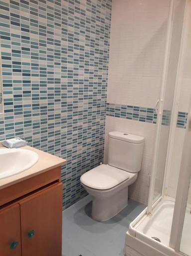 Bathroom 2, Stay @Airport, Lisbon