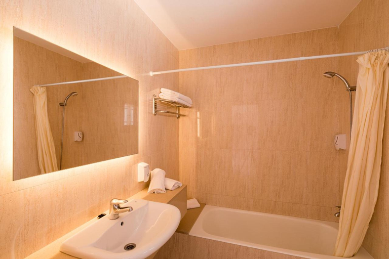 Bathroom 3, Vistamar I - MC Apartments Ibiza, Baleares