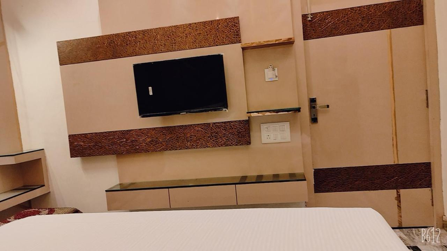 Bedroom 2, SHRADDHA HOTEL, Aligarh