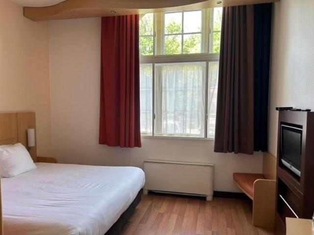 Bedroom 2, Onderwijshotel De Rooi Pannen Tilburg, Tilburg