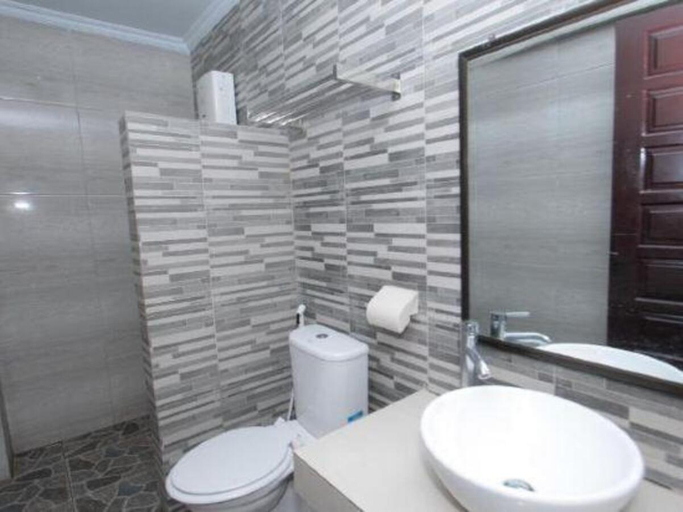 Bathroom, Hotel Grand Orri Berastagi, Karo