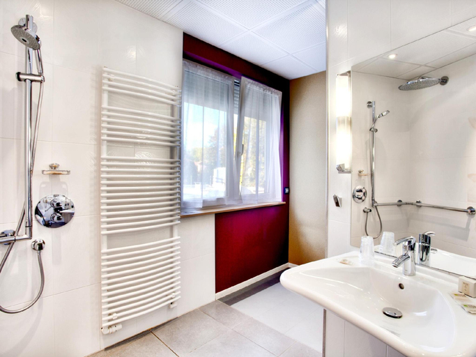 Bathroom 3, Logis Hotel & Restaurant Arcombelle, Haute-Marne