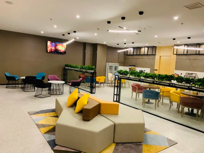Food & Drinks 4, IU Hotels· Wuhan Jianghan Road Metro Station, Wuhan