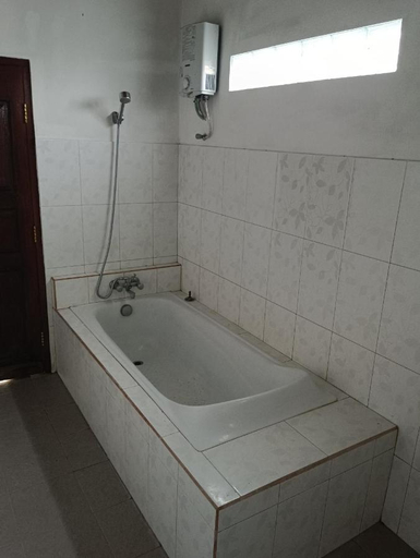 Bathroom 3, Jana's Homestay, Karangasem