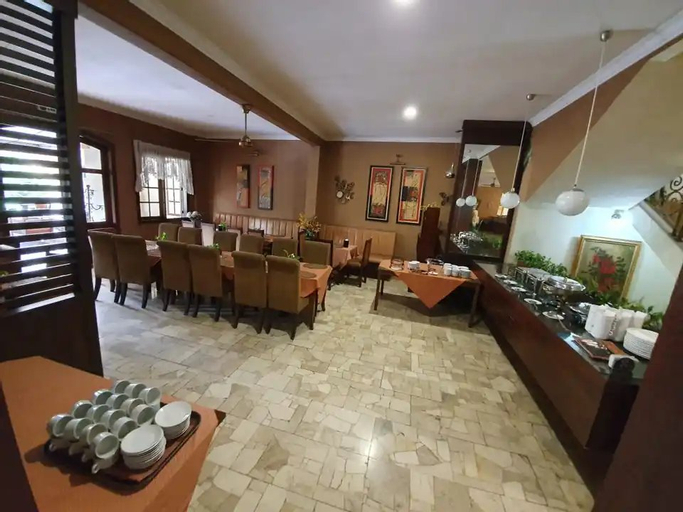 Food & Drinks 3, Mahadria Hotel, Serang