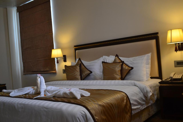 Bedroom 5, Hotel The Legend, Kanpur Nagar