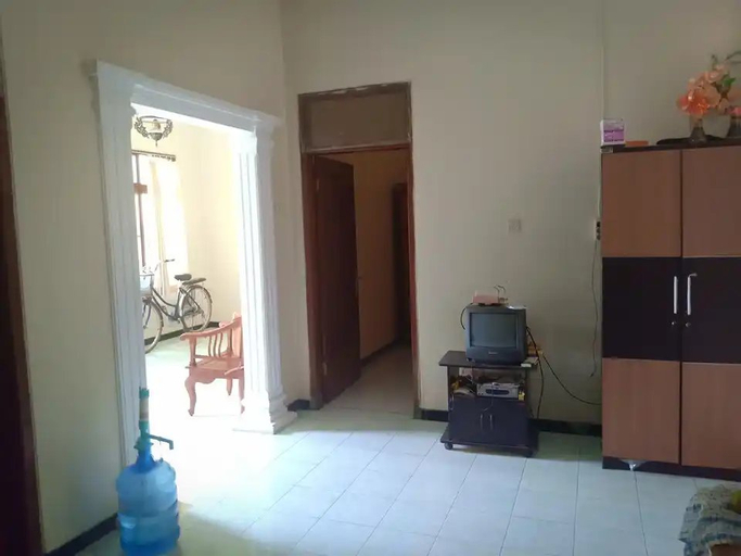 Dining Room, Budget Room in Solo Baru (Kamar Khusus Wanita), Sukoharjo