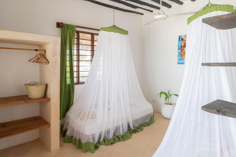 Bedroom 4, Red Monkey Beach Lodge, Kusini