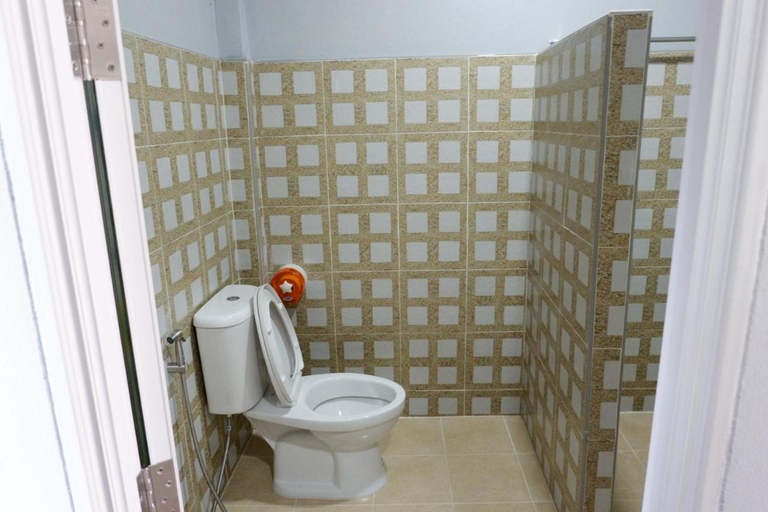 Bathroom 3, Jarawee Resort, Thung Tako