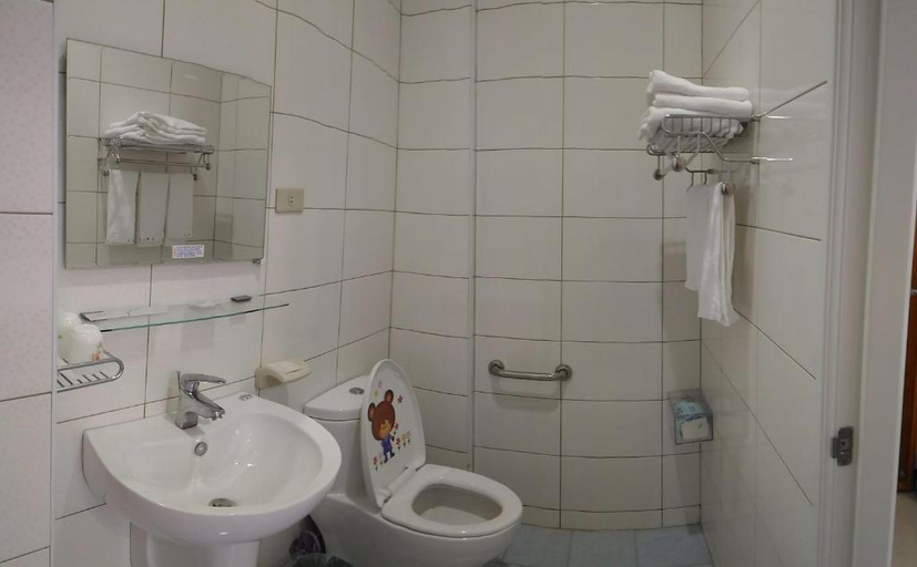 Bathroom 2, Wooden Bed and Breakfasts, Taitung