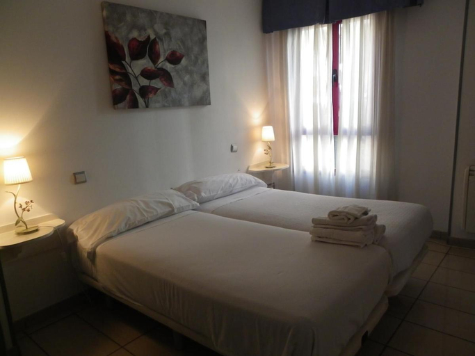 Bedroom 5, Hostal Sierra, Madrid
