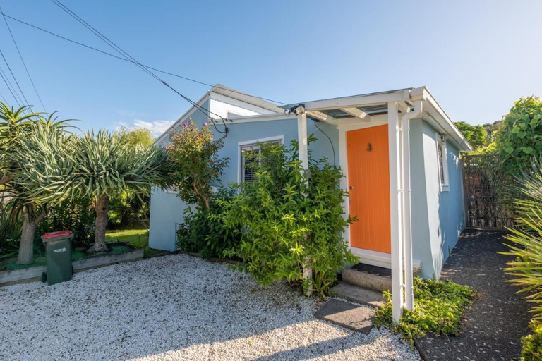 Exterior & Views 2, Oneroa Garden Retreat, Auckland
