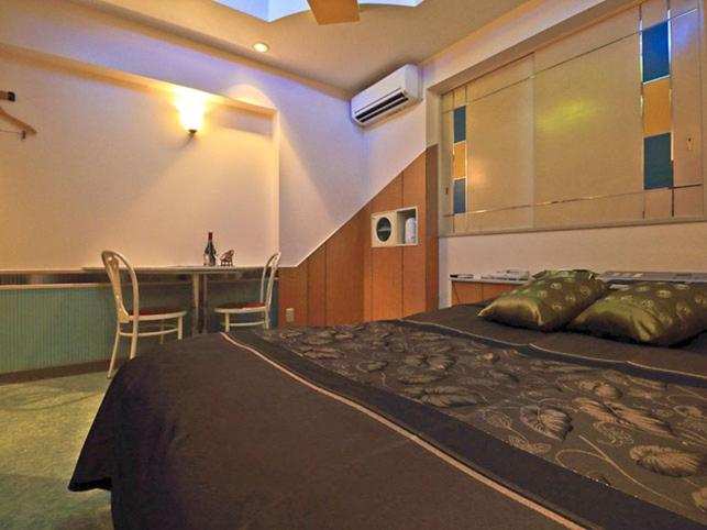 Bedroom 5, Hotel Sen (Love Hotel), Mizumaki
