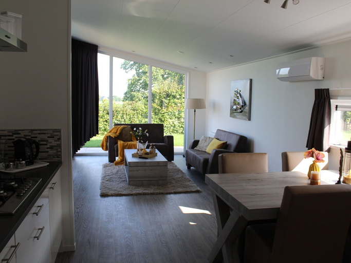 Others 5, Cozy Garden Home w Fireplace, Margraten