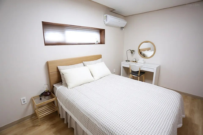 Bedroom 2, Memories of Jeju, Jeju