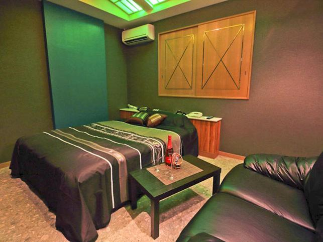 Sport & Beauty, Hotel Sen (Love Hotel), Mizumaki