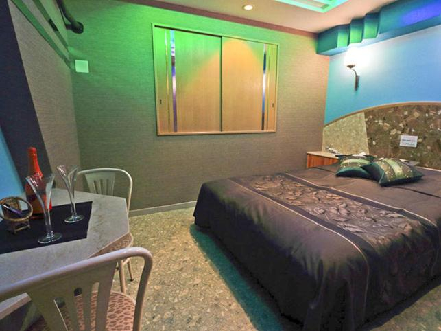 Bedroom 2, Hotel Sen (Love Hotel), Mizumaki
